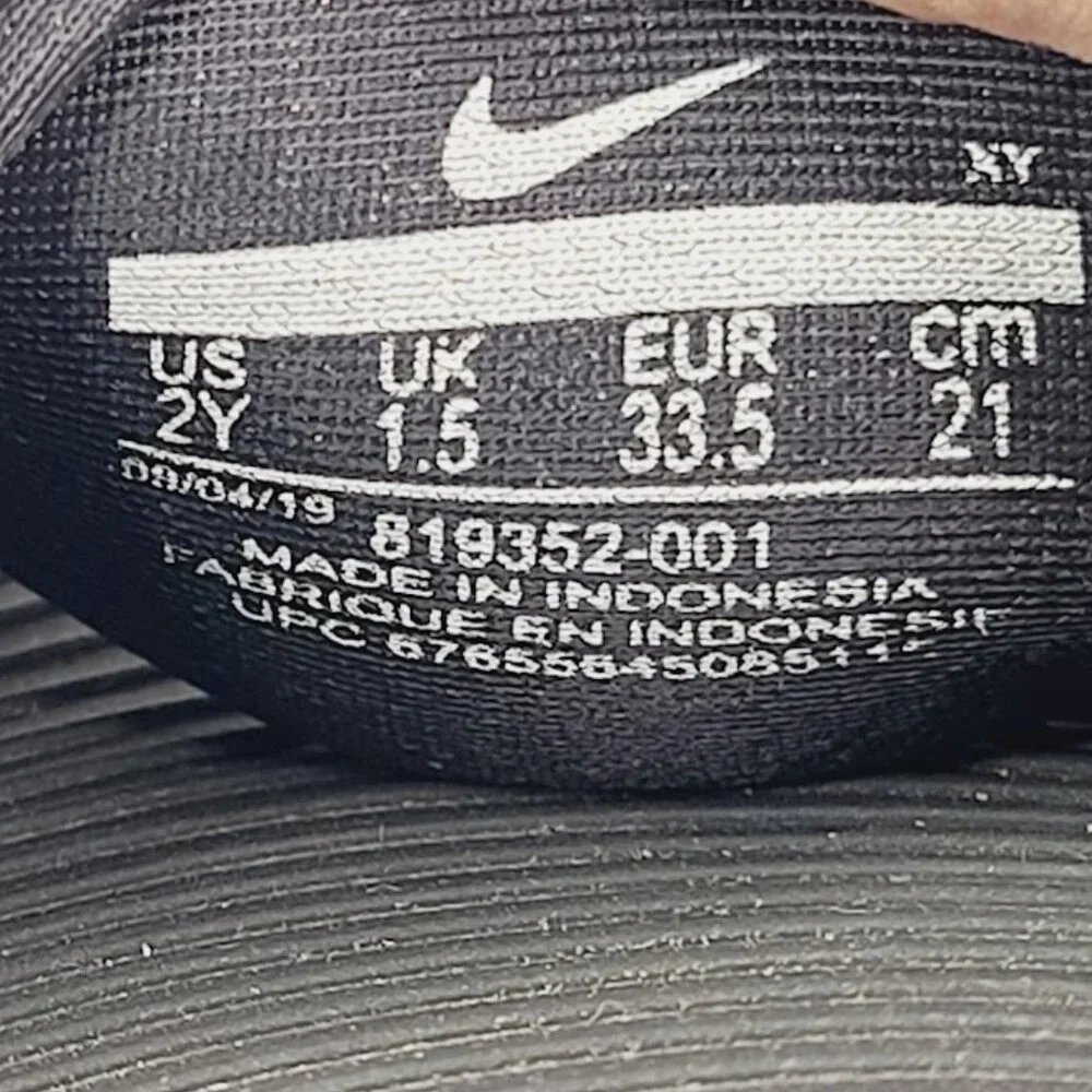 Nike Boy's Black Kawa 819352-001‎ Outdoor Casual Slip-On Slide Sandal Size 2